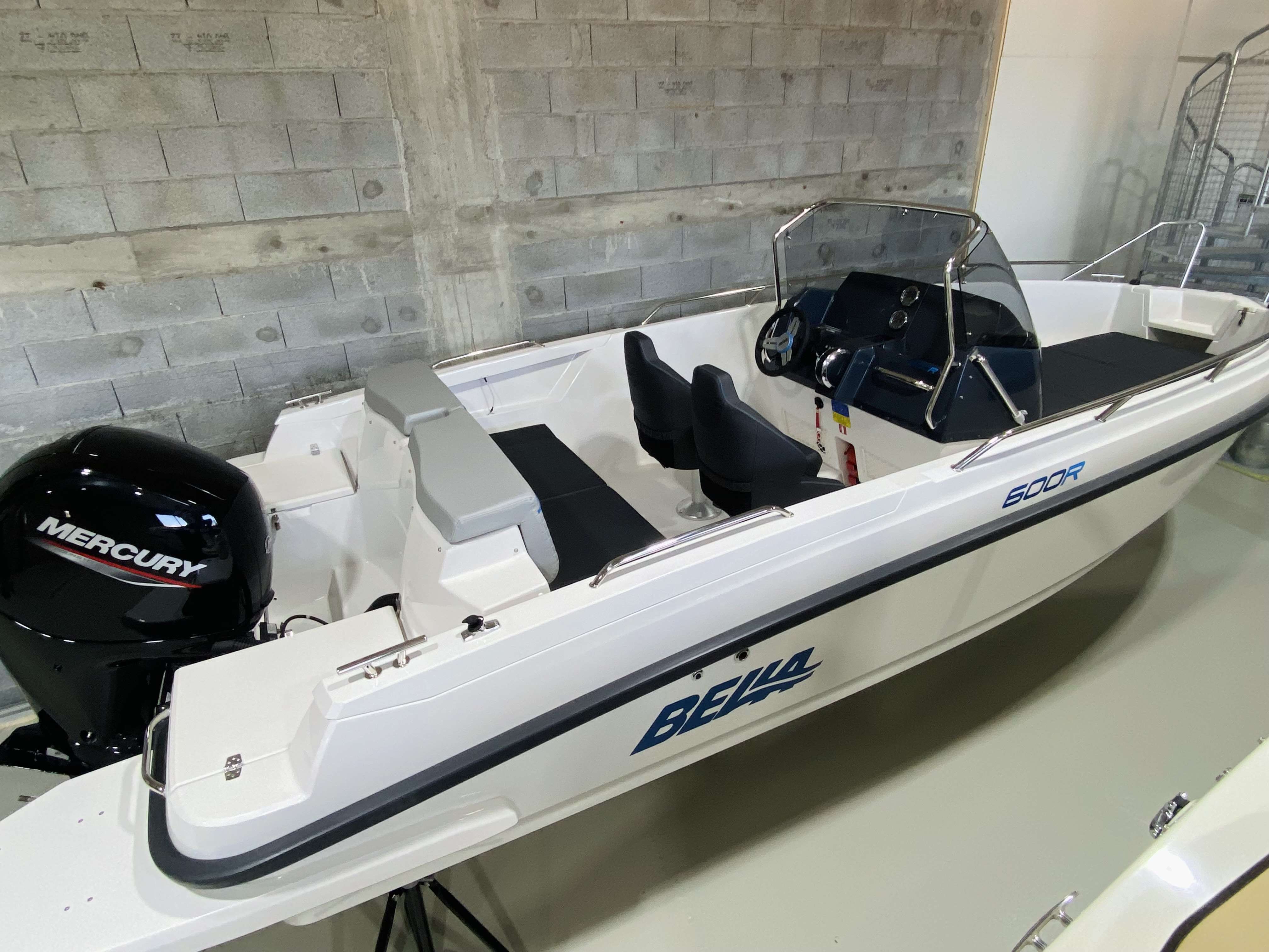 slider 1 Bella Boats  600 R